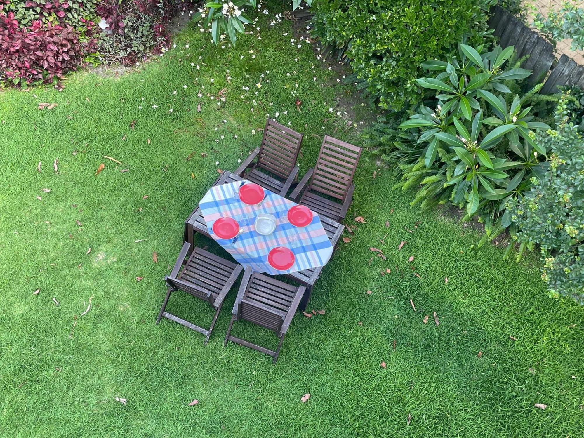 Stylish, Sunny & Spacious 2 Bedroom Apartment, Mosman Сидни Екстериор снимка