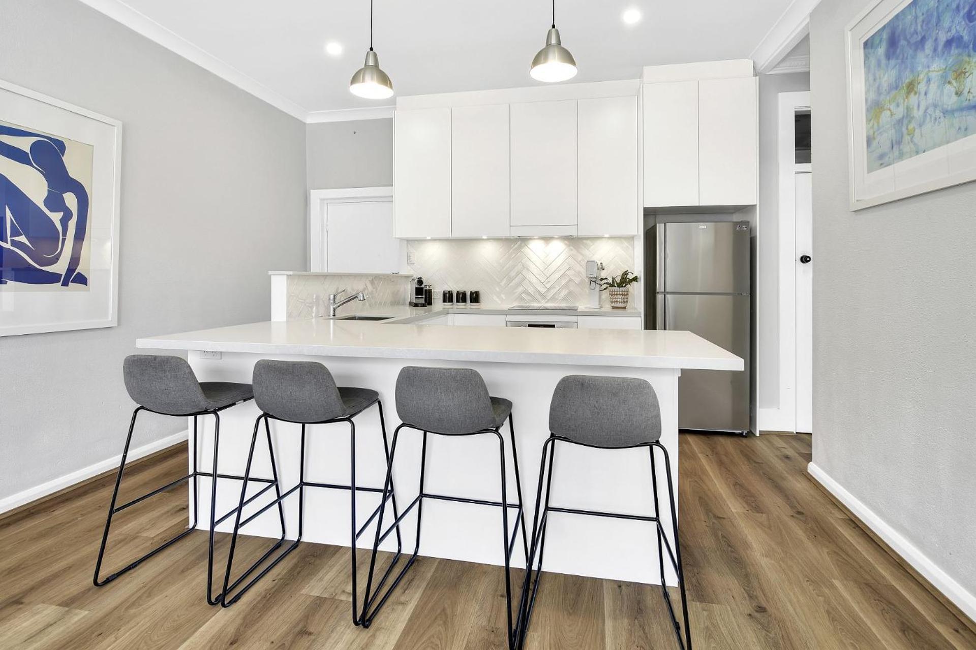 Stylish, Sunny & Spacious 2 Bedroom Apartment, Mosman Сидни Екстериор снимка