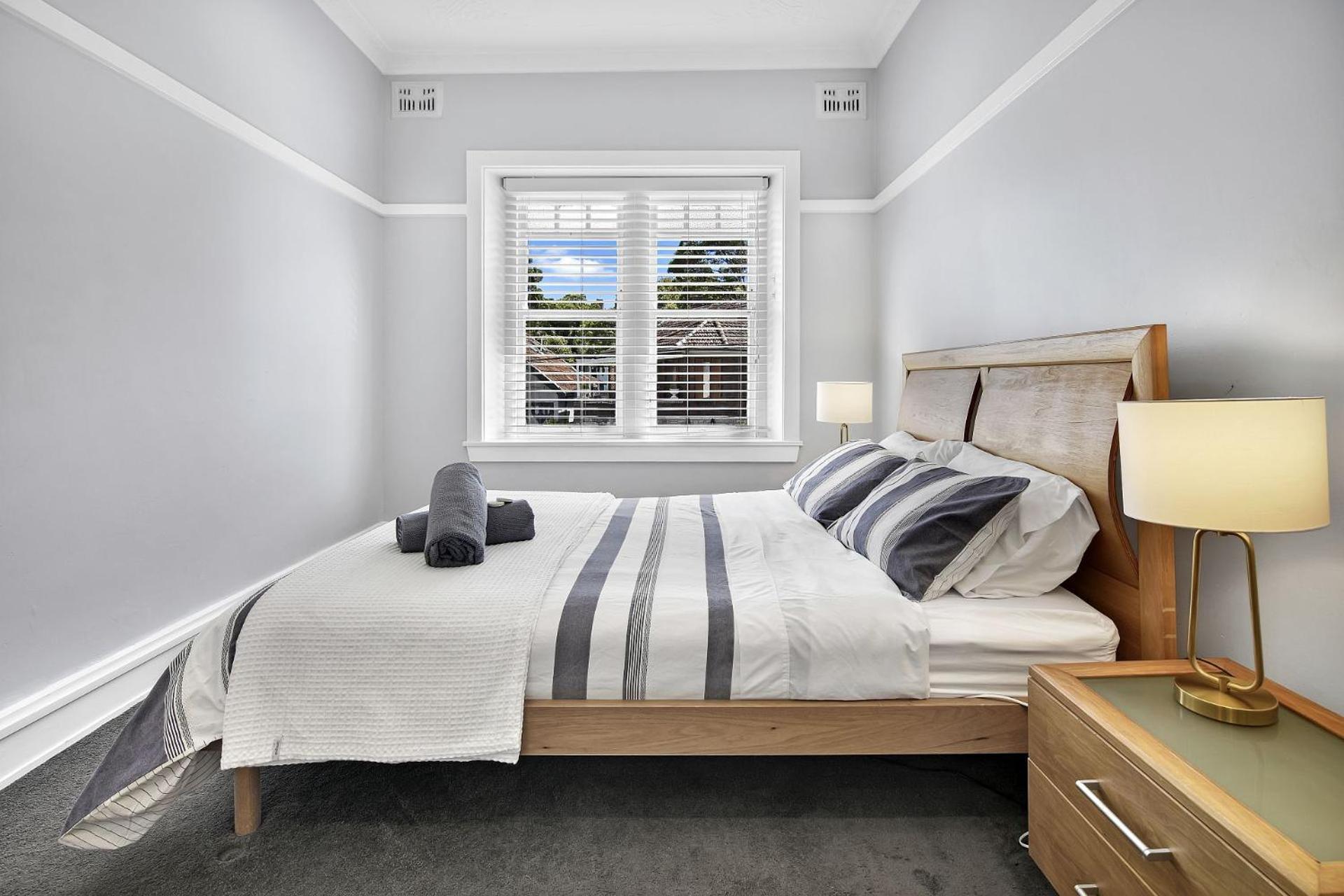 Stylish, Sunny & Spacious 2 Bedroom Apartment, Mosman Сидни Екстериор снимка